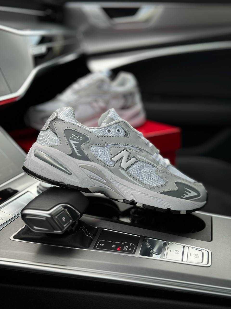 Чоловічі кросівки New Balance 725 Gray Leather White