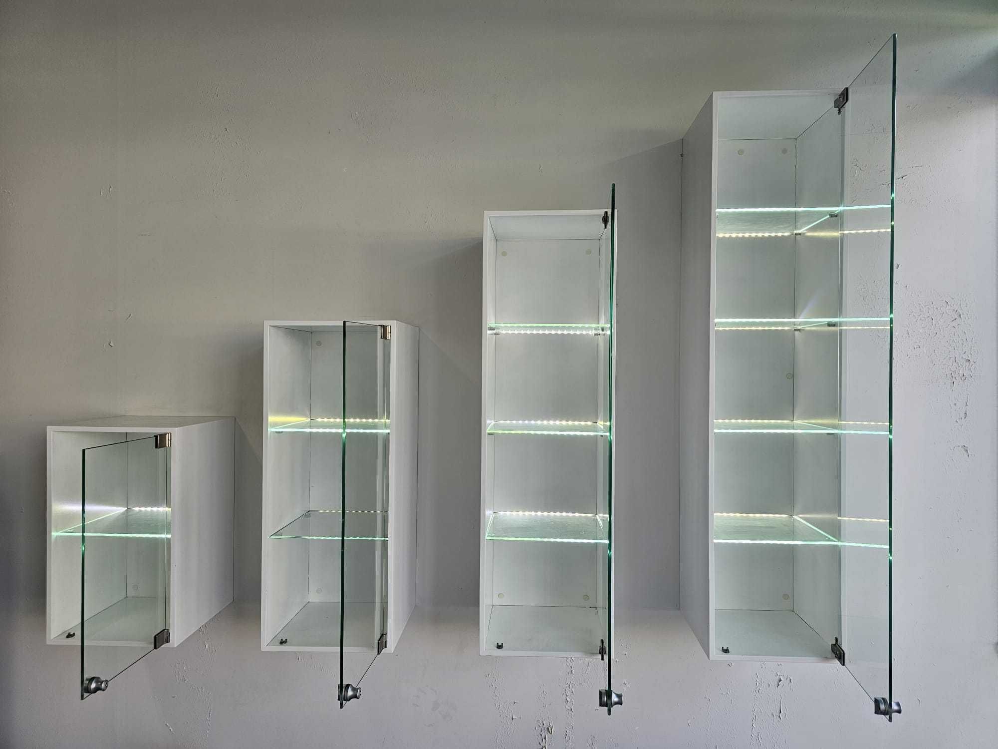 Estantes/Vitrines em Vidro e LED