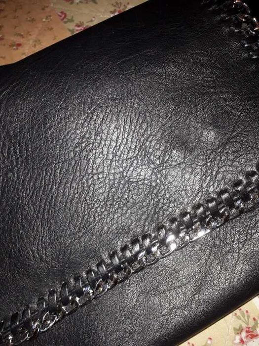 Torebka damska listonoszka z łańcuszkiem