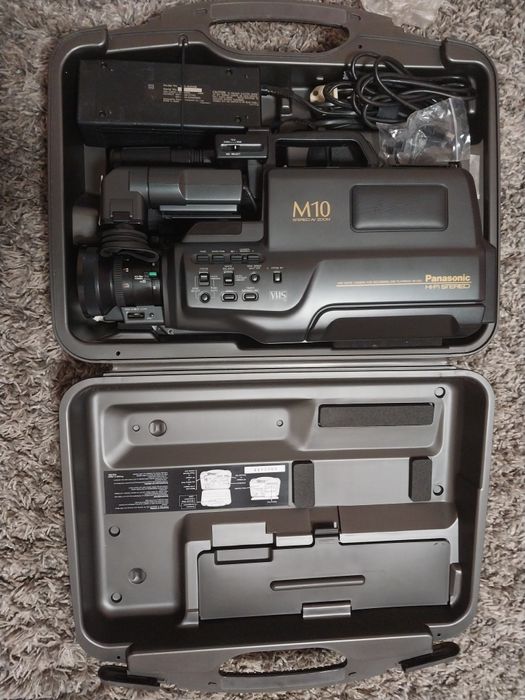 Відеокамера нова Panasonik