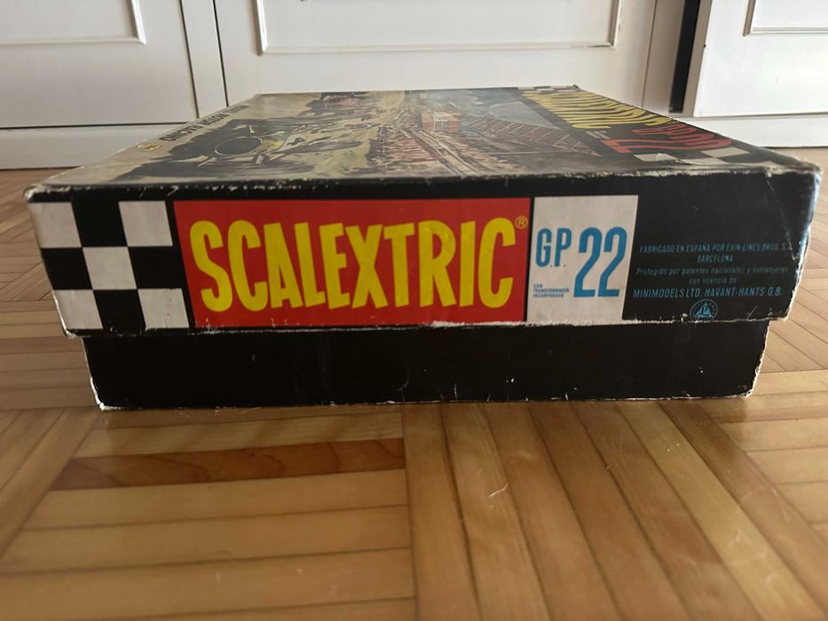 Scalextric GP22 1968 pista completa com dois Ferrari C-39 originais