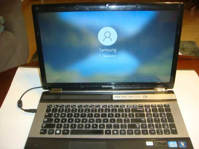 Laptop Samsung RF711, Core i7, 6 GB RAM, Win 10 home, 17 cali