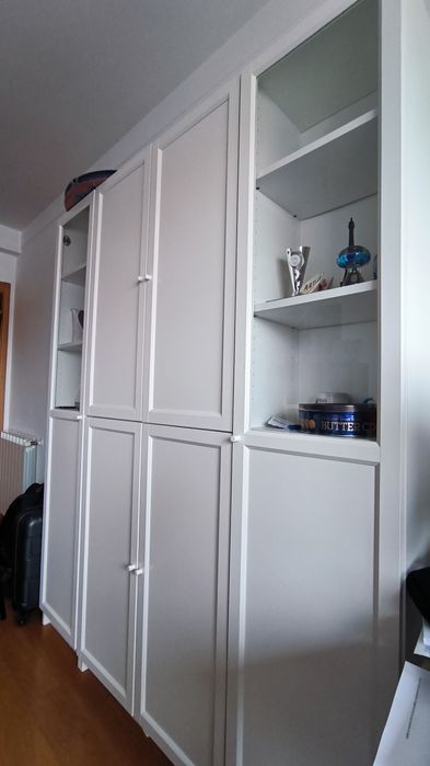 Biblioteca 200cm/h x 120cm/L x 30cm/profundidade