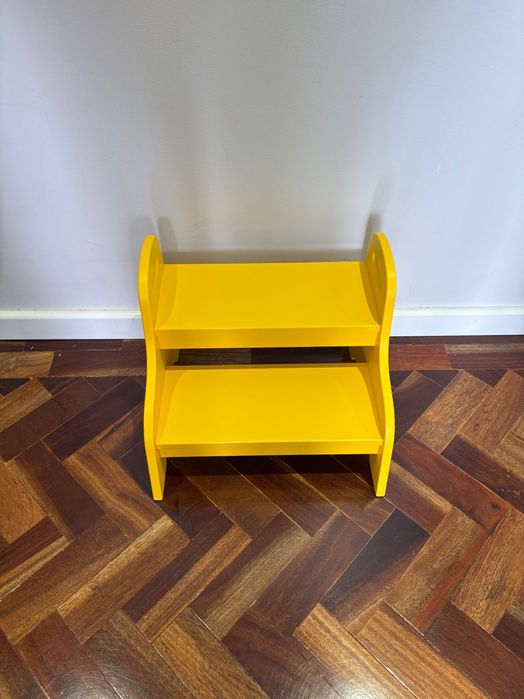 Escadote Trogen IKEA 2 degraus para criança amarelo
