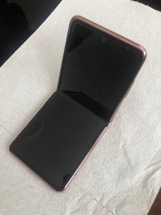 Sprzedam telefon Flip 5G 256