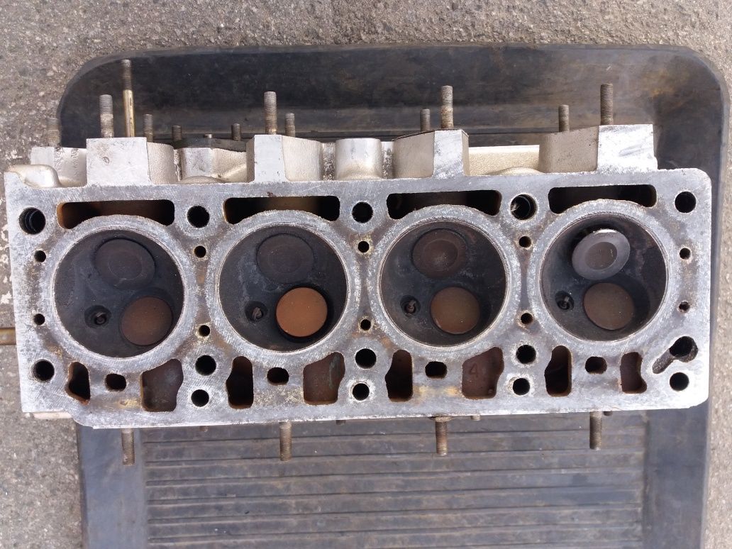 Головка блока двигателя М 412