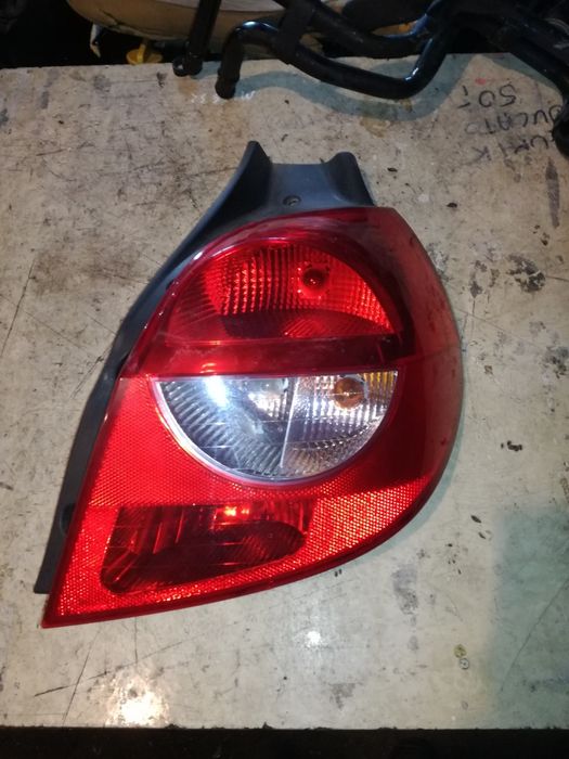 Renault clio lll lampa prawa tył