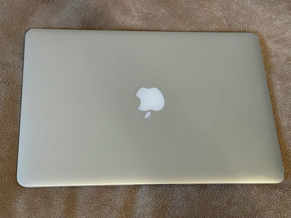 MacbookAir 2013 ( i5, 4/256 )