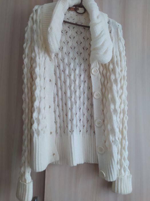 Продам кофти в гарному стані 44 р.