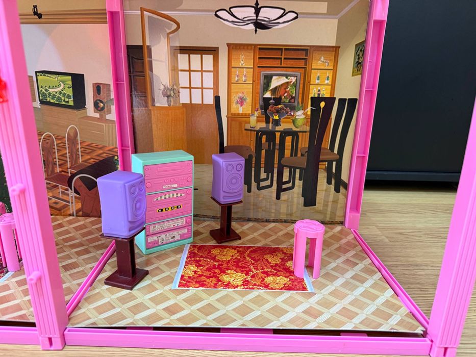 Кукольный домик для Барби.