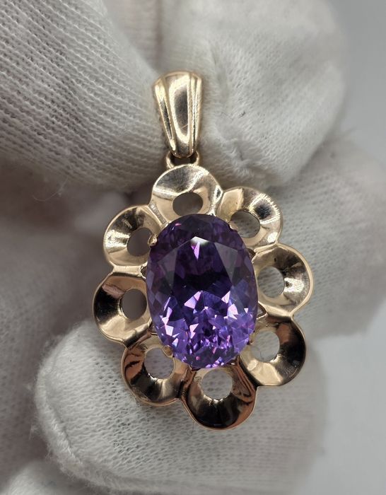 Золотой кулон ссср с александритом