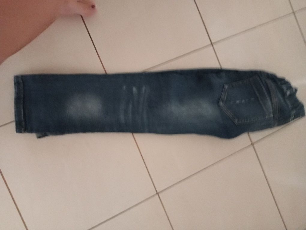 Spodnie dżinsowe dla dzieci 128