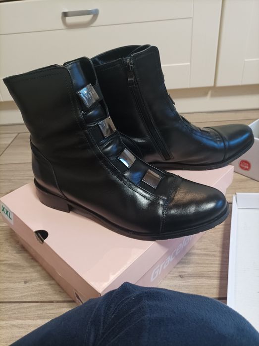 Buty damskie 43 botki