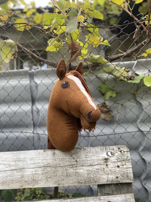 hobby horse brązowy (gniady)