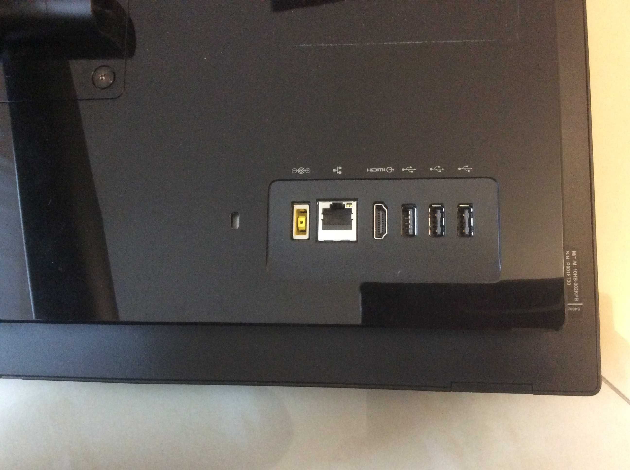 Komputer w monitorze 22''AiO/LenovoS400/i5 4x2,4/8GB/SSD256GB/Win11PRO