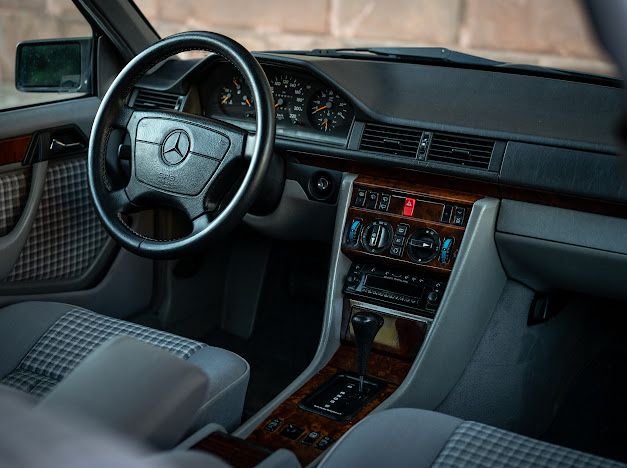 Mercedes w124 e-klasa 2.5d 20v automat klima bez korozji zamiana
