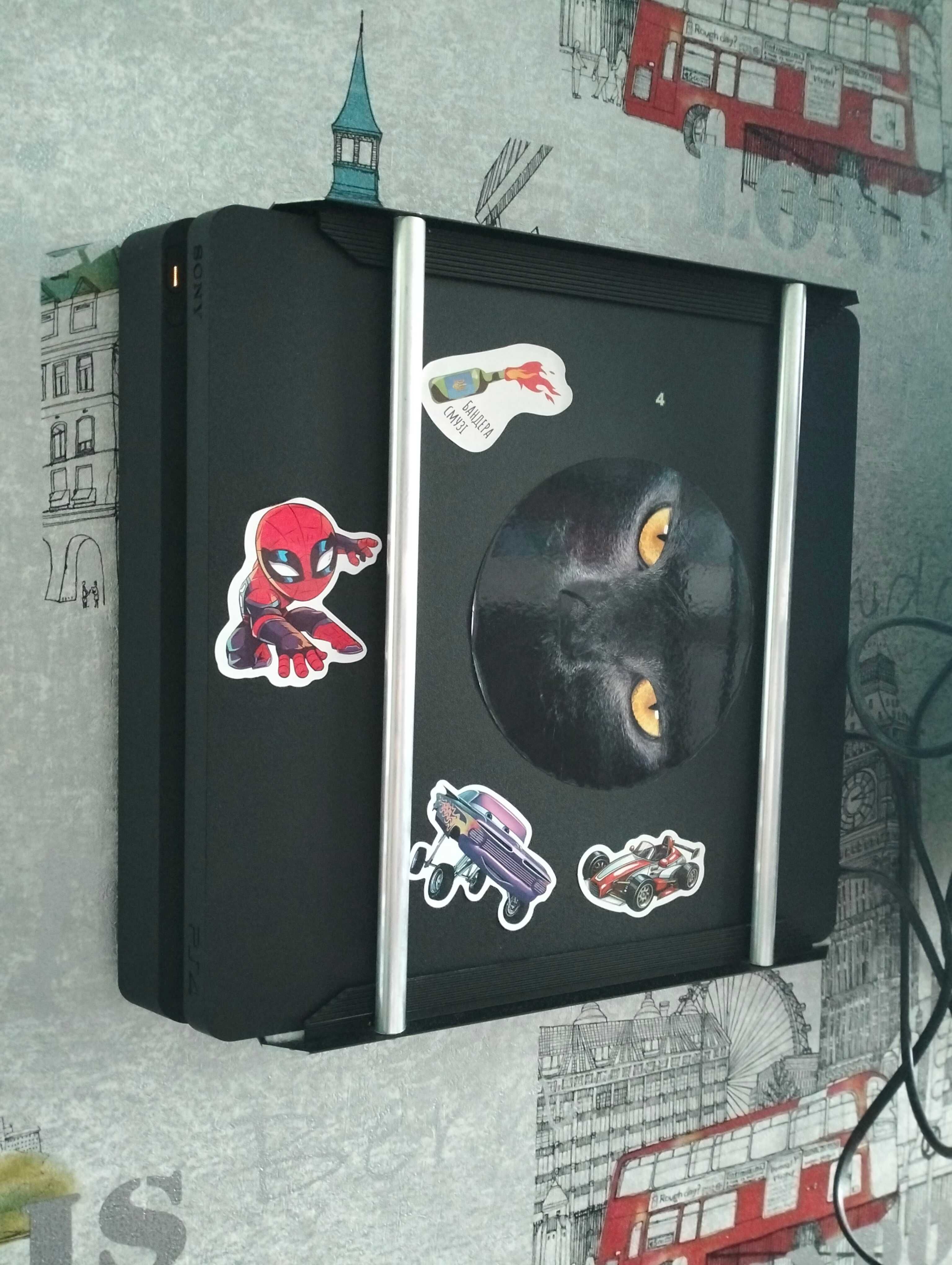 playstation 4 (з тримачем на стіну)