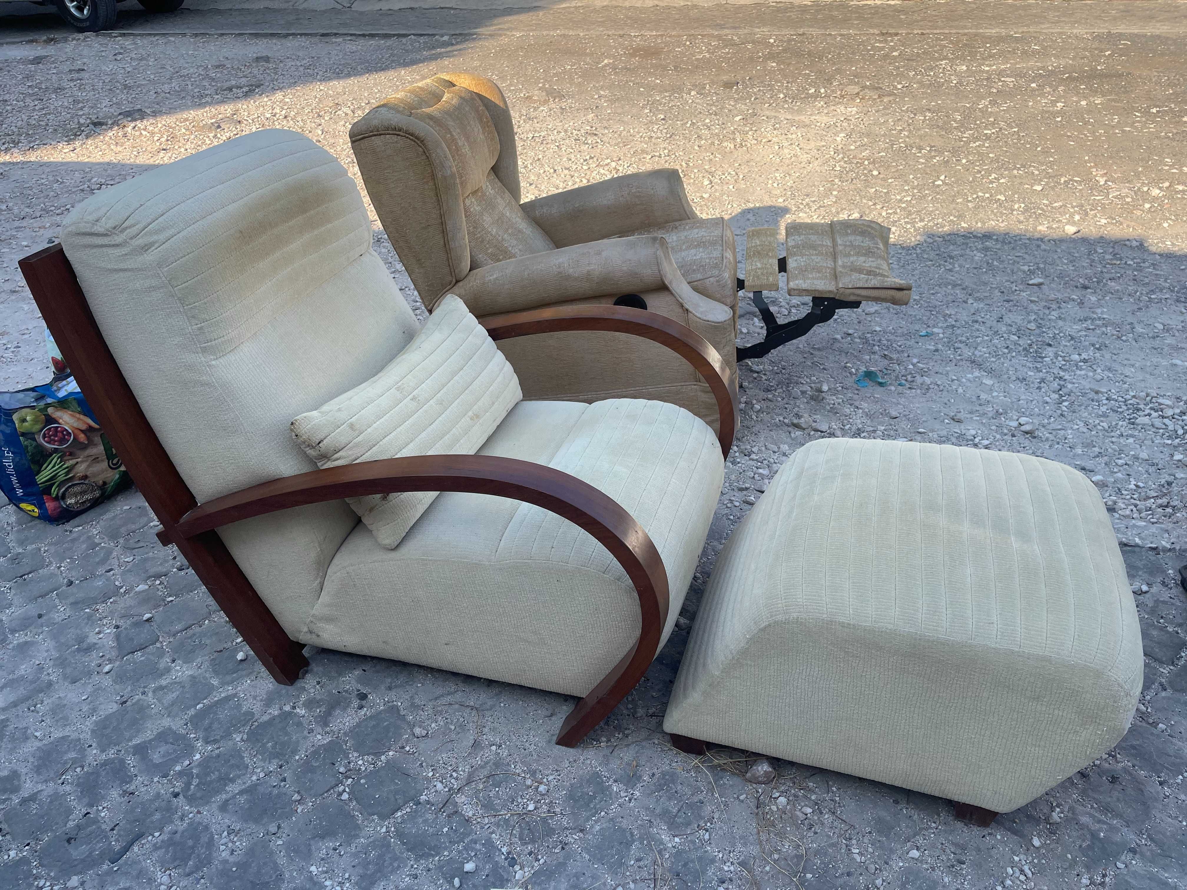 Conjunto de Poltronas Clássicas com Reclinável Integrado