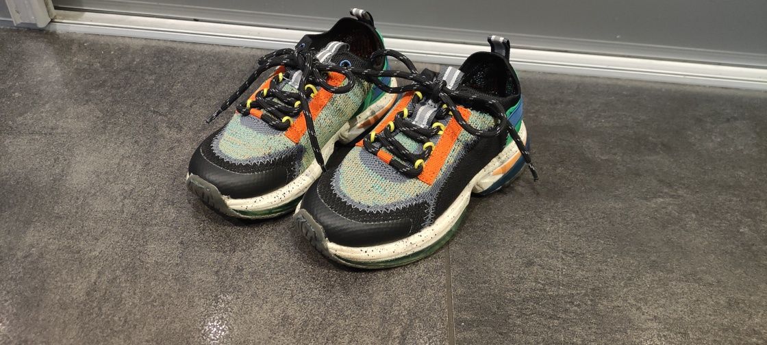 Buty dla chłopca.  Rozmiar 30 sandały, adidasy Zara, Adidas Gazelle