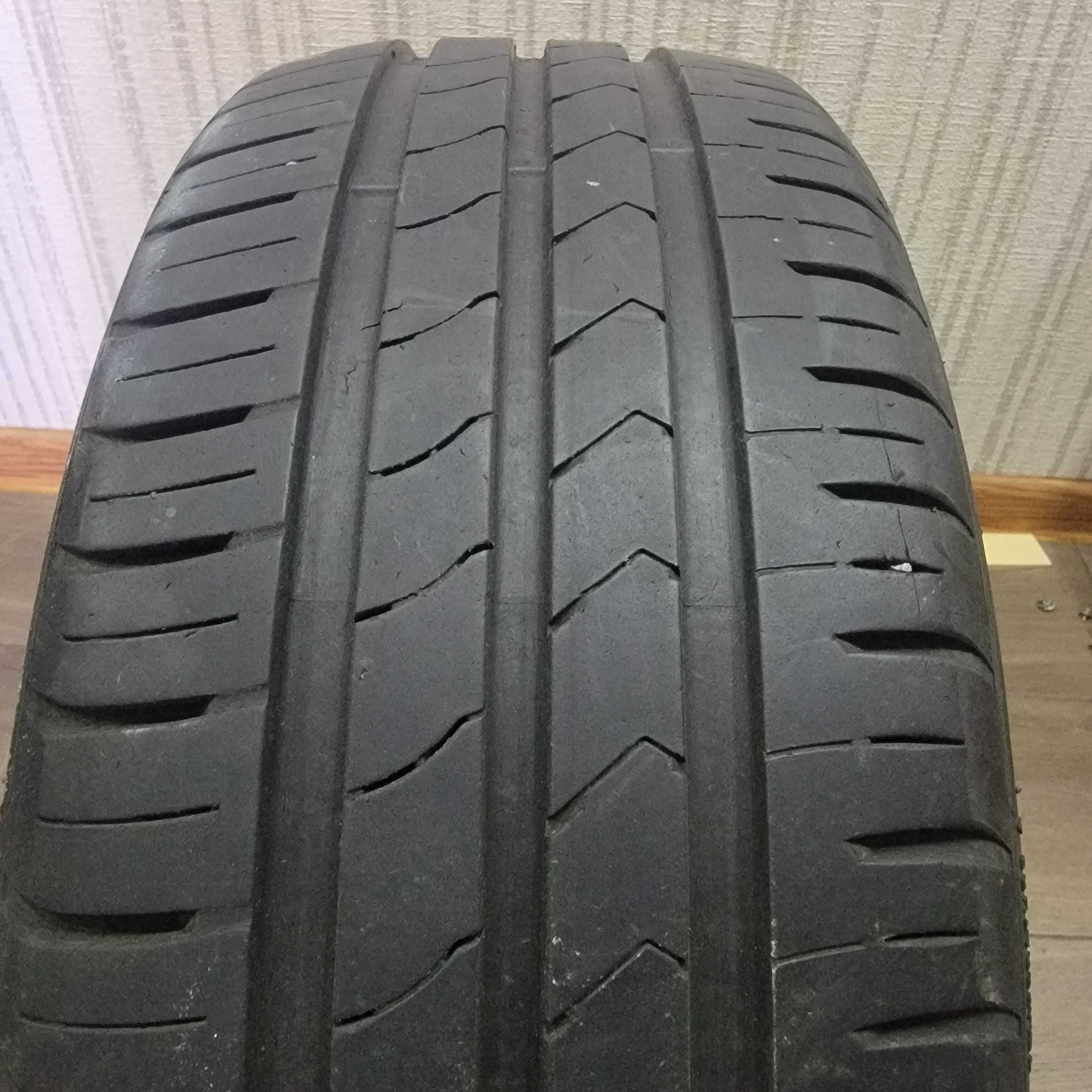 Шины, резина Лето 195/50/R15 KUMHO Ecsta HS51