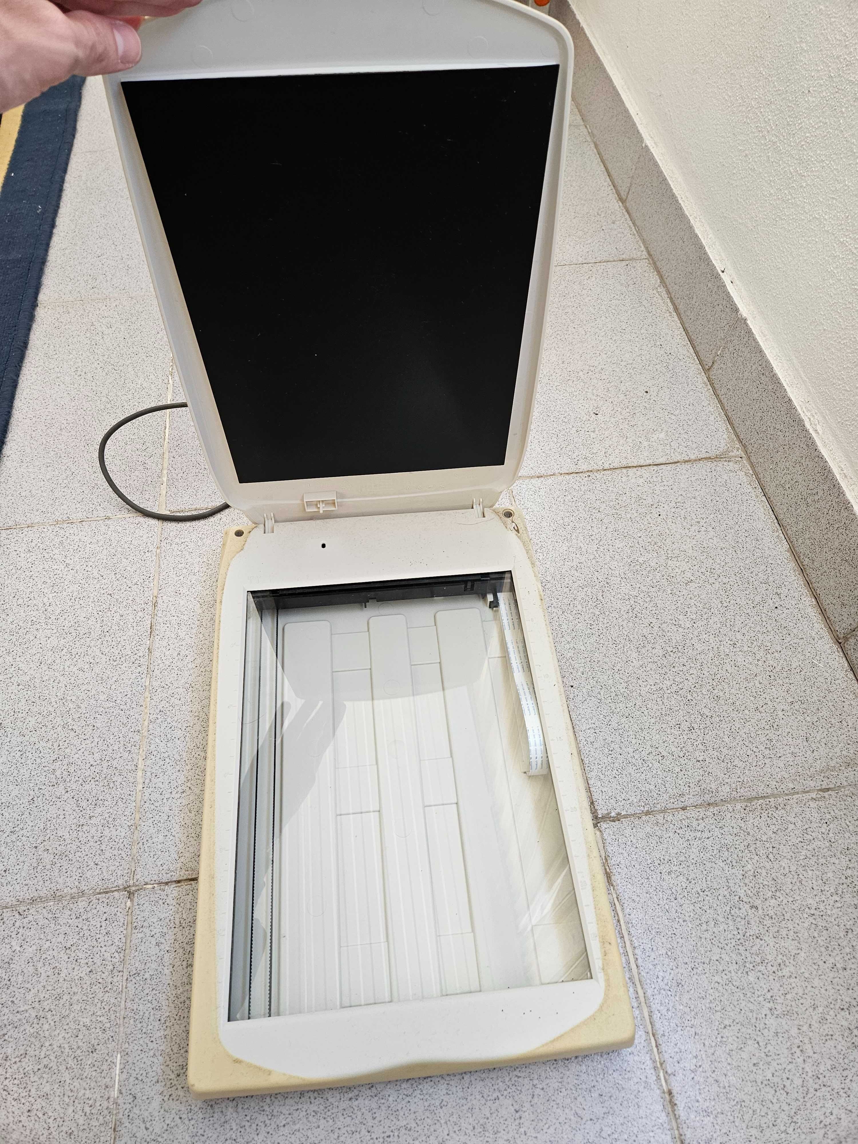 Scanner Mustek 1200 UB Plus