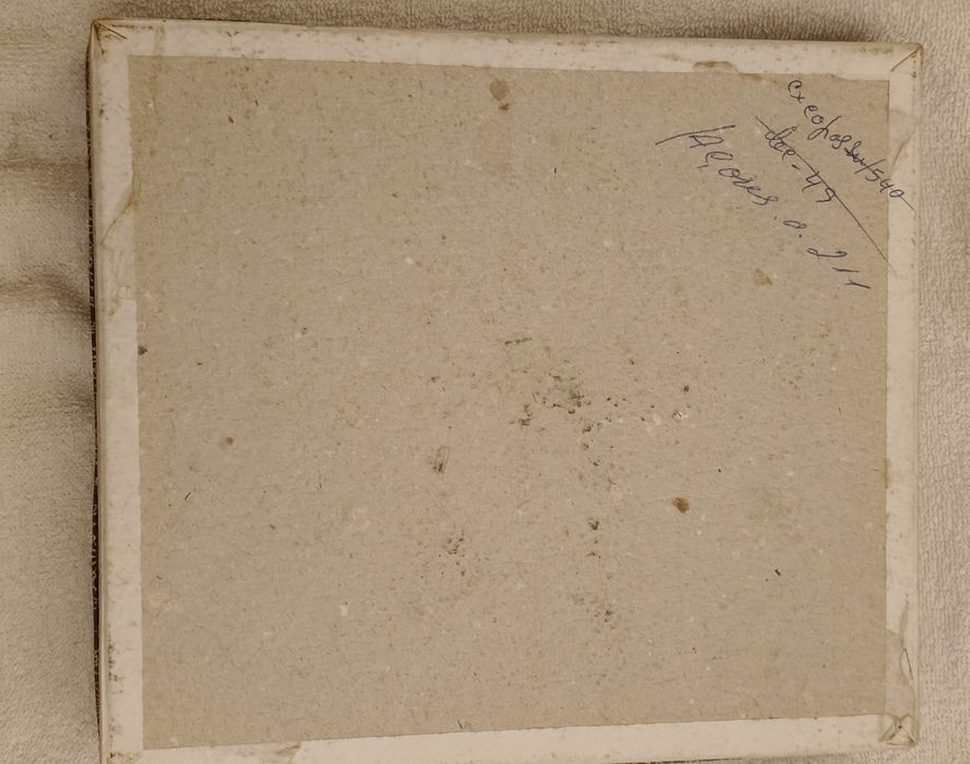 Caixa com copos de licor