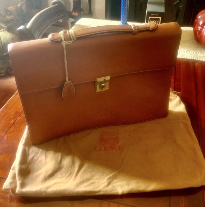 Loewe pasta executivo em pele