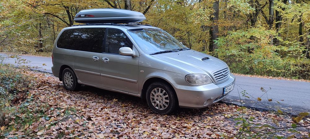 Продам Kia Carnival у непоганому стані.