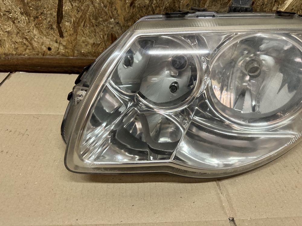 Передня ліва фара Chrysler Voyager IV Крайслер Вояжер 4 2001-2007