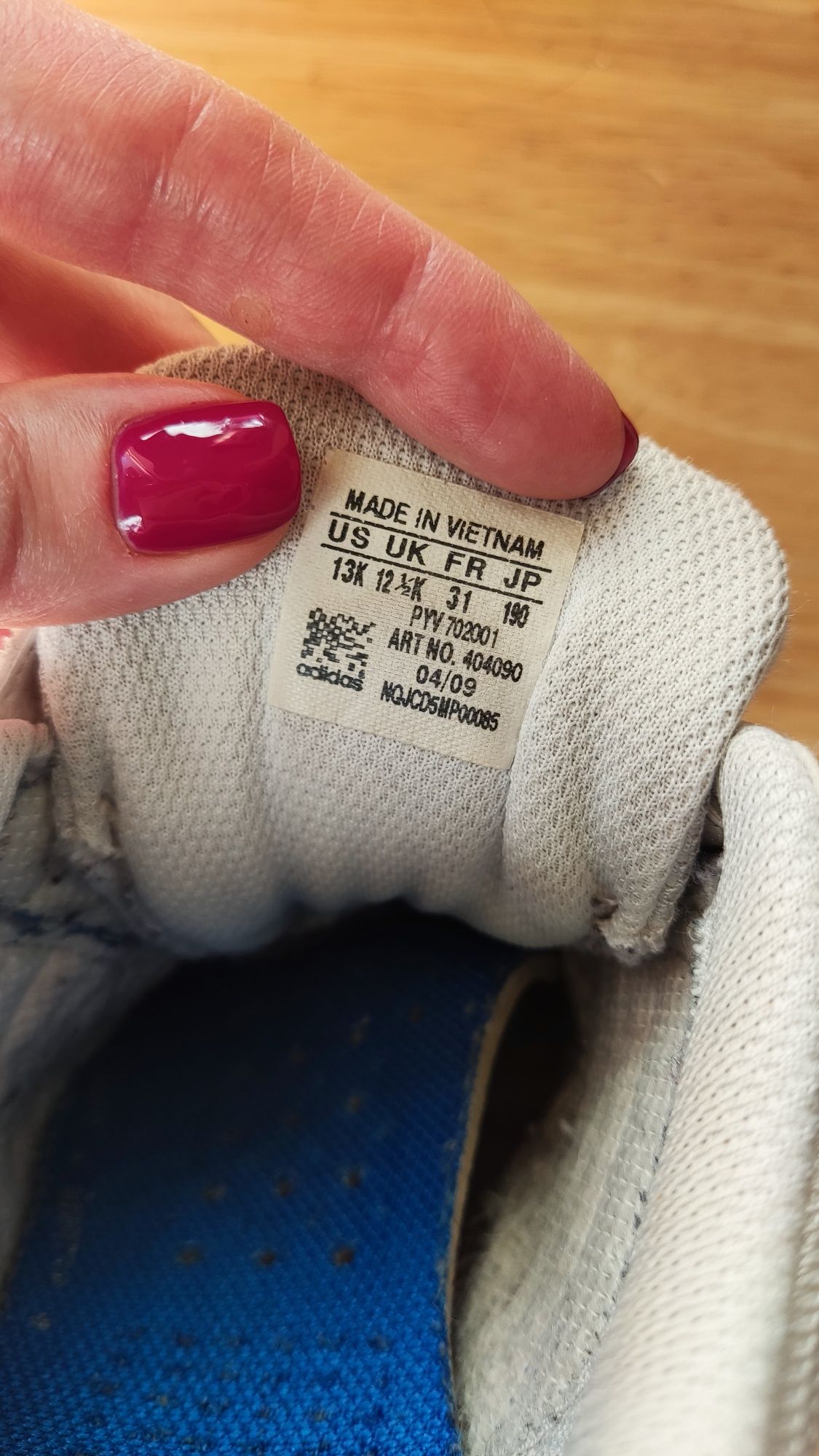 В идеальном состоянии кроссовки Adidas, p.31, ст.20см