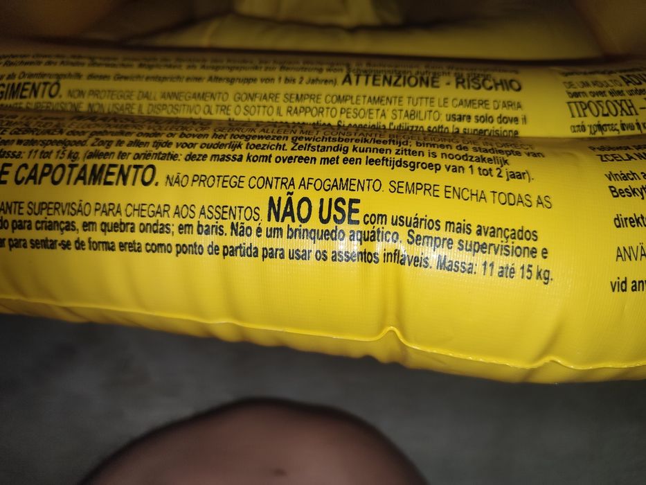 Piscina e boia de 1-2 anos