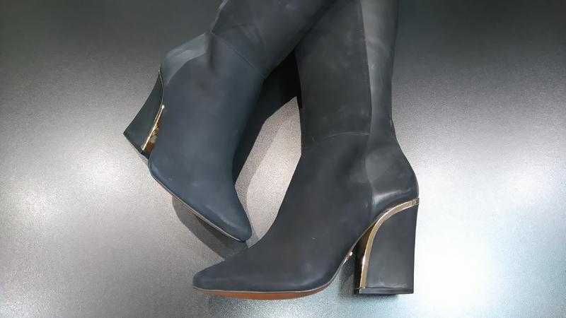 Kрасиві шкіряні чоботи соггапо /бразилія/