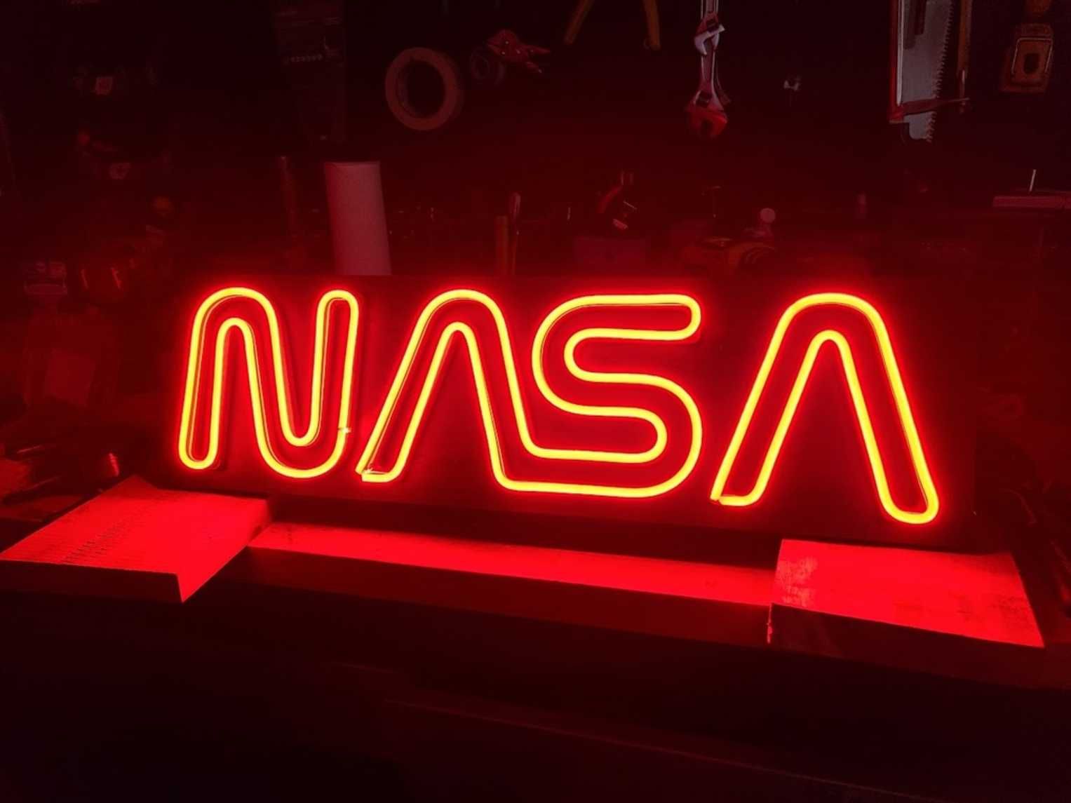 Neony LED napis "NASA" / Druk 3d