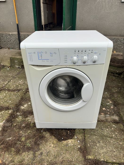Пральна машина indesit