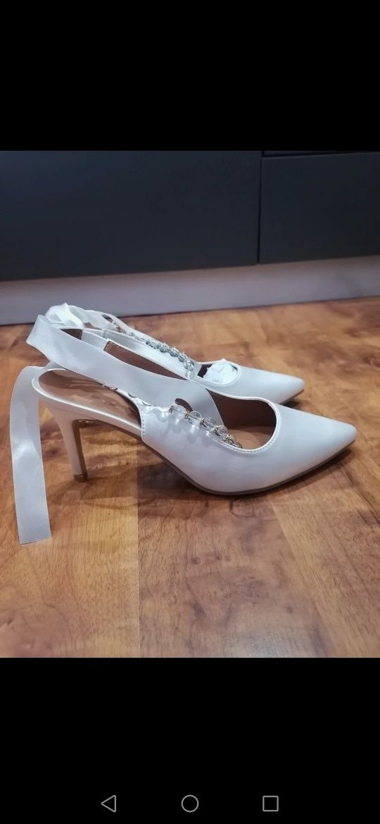 Buty białe nowe SHAIN 39