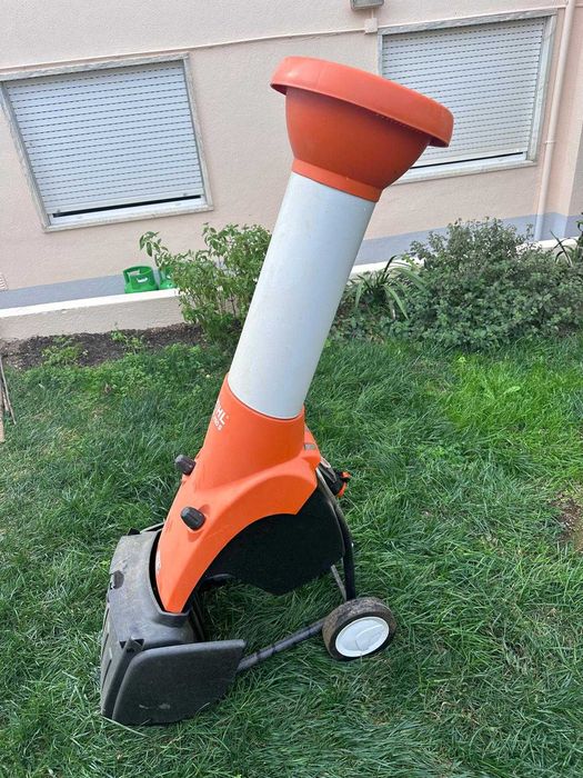 Triturador STIHL C/Compositor - como NOVO