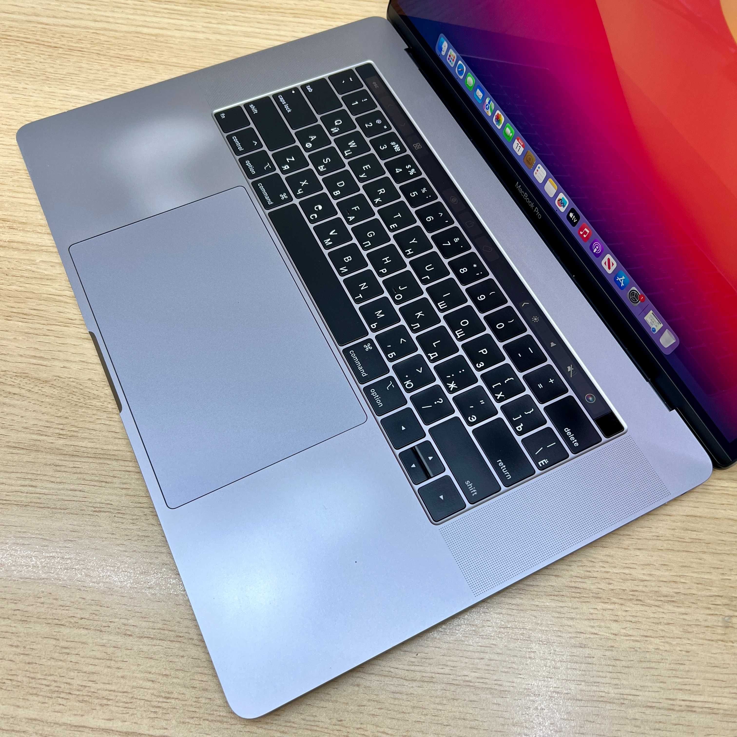 MacBook Pro 15 MR932 Space Gray 2018 i7/16GB/256GB/RP555X - РОЗСТРОЧКА