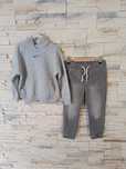 Komplet bluza z kapturem oraz jeansy 104