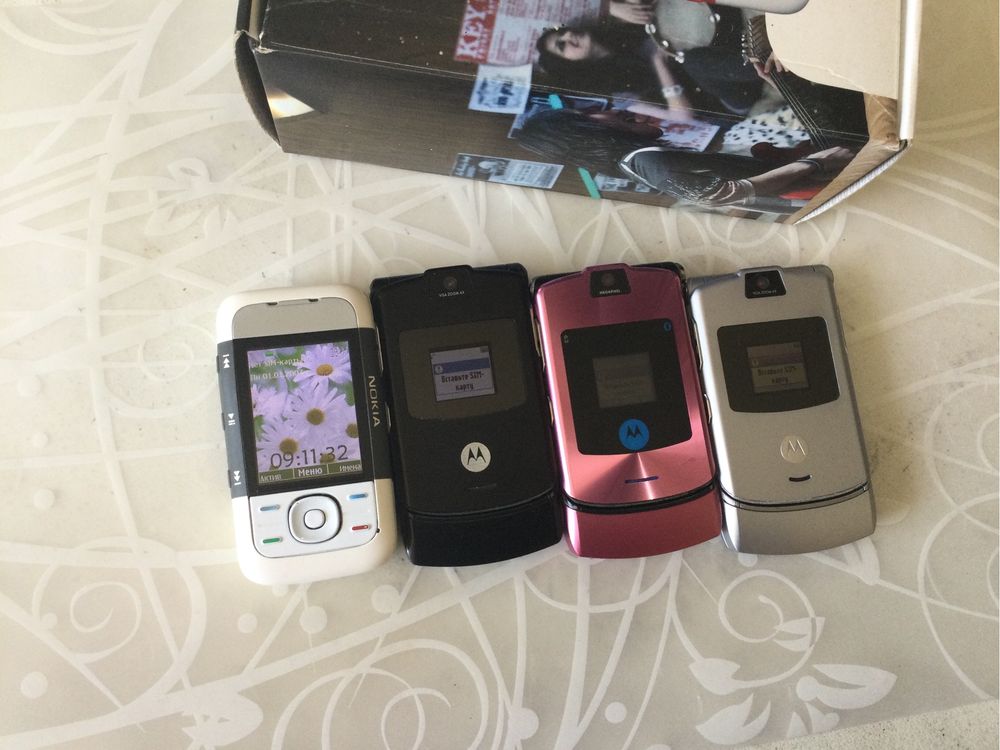 Моторола Razr v3;v3i и Nokia 5300.