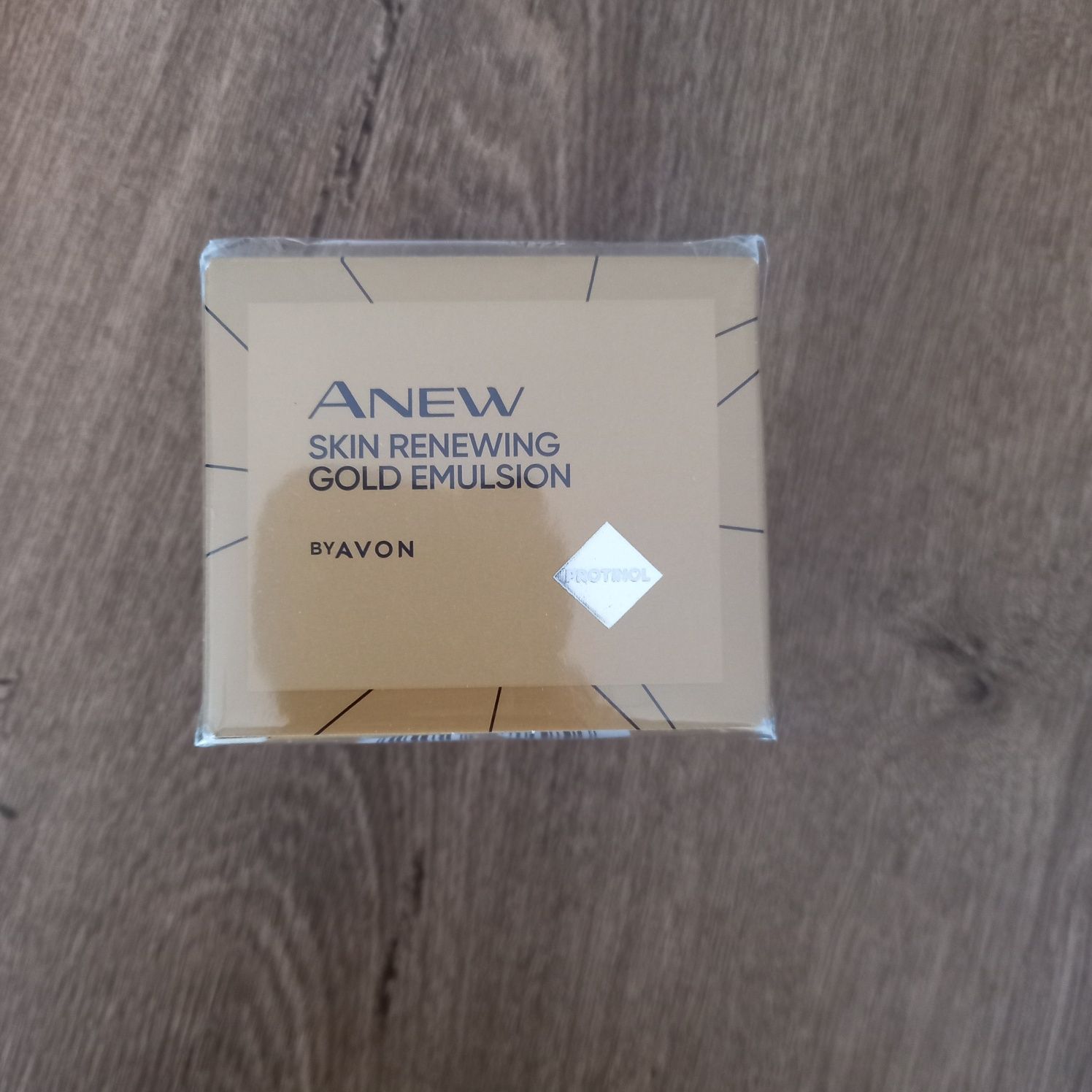 Avon Anew skin renewing gold emulsion emulsja na noc z kwasami AHA