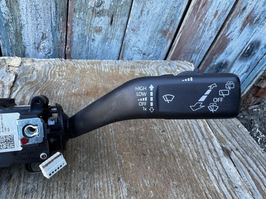 Подрулевой переключатель Skoda Octavia A5 Volkswagen Tiguan