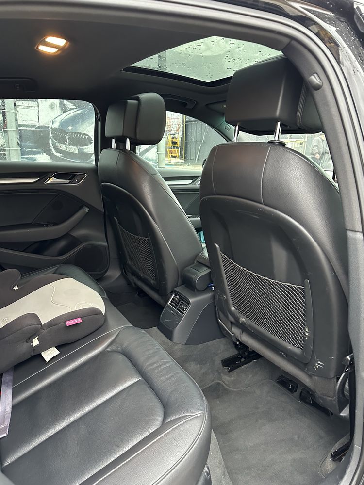 Audi A3  Premium  S-tronic