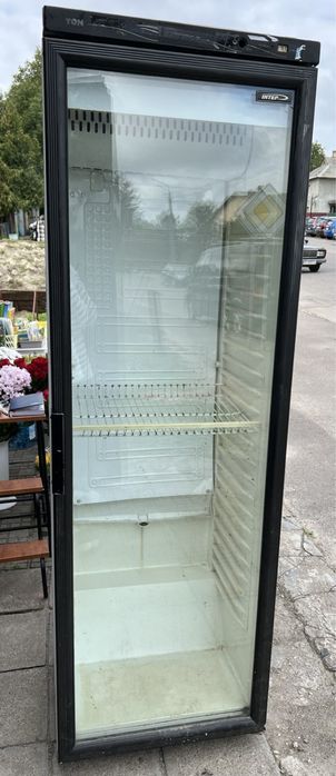 Продам холодильну вітрину однокамерну
