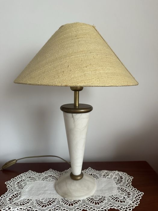 Candeeiro com pé mármore