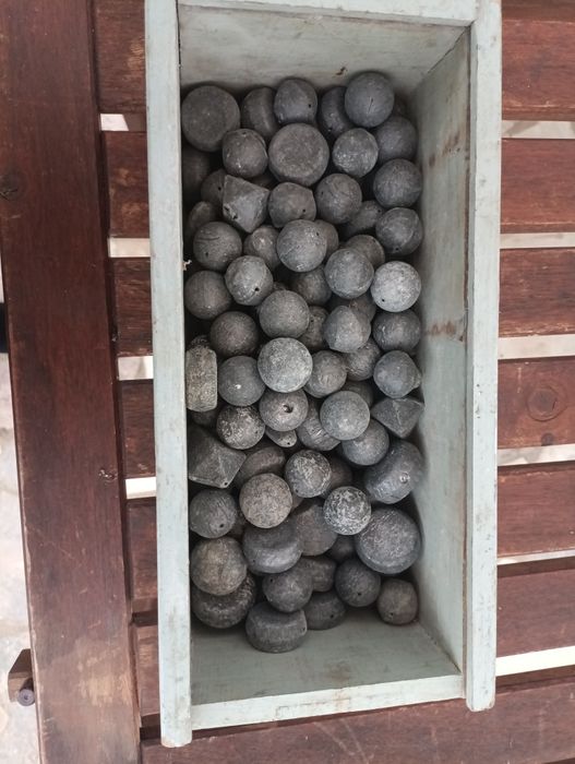 Caixa com imensas xumbadas para a pesca