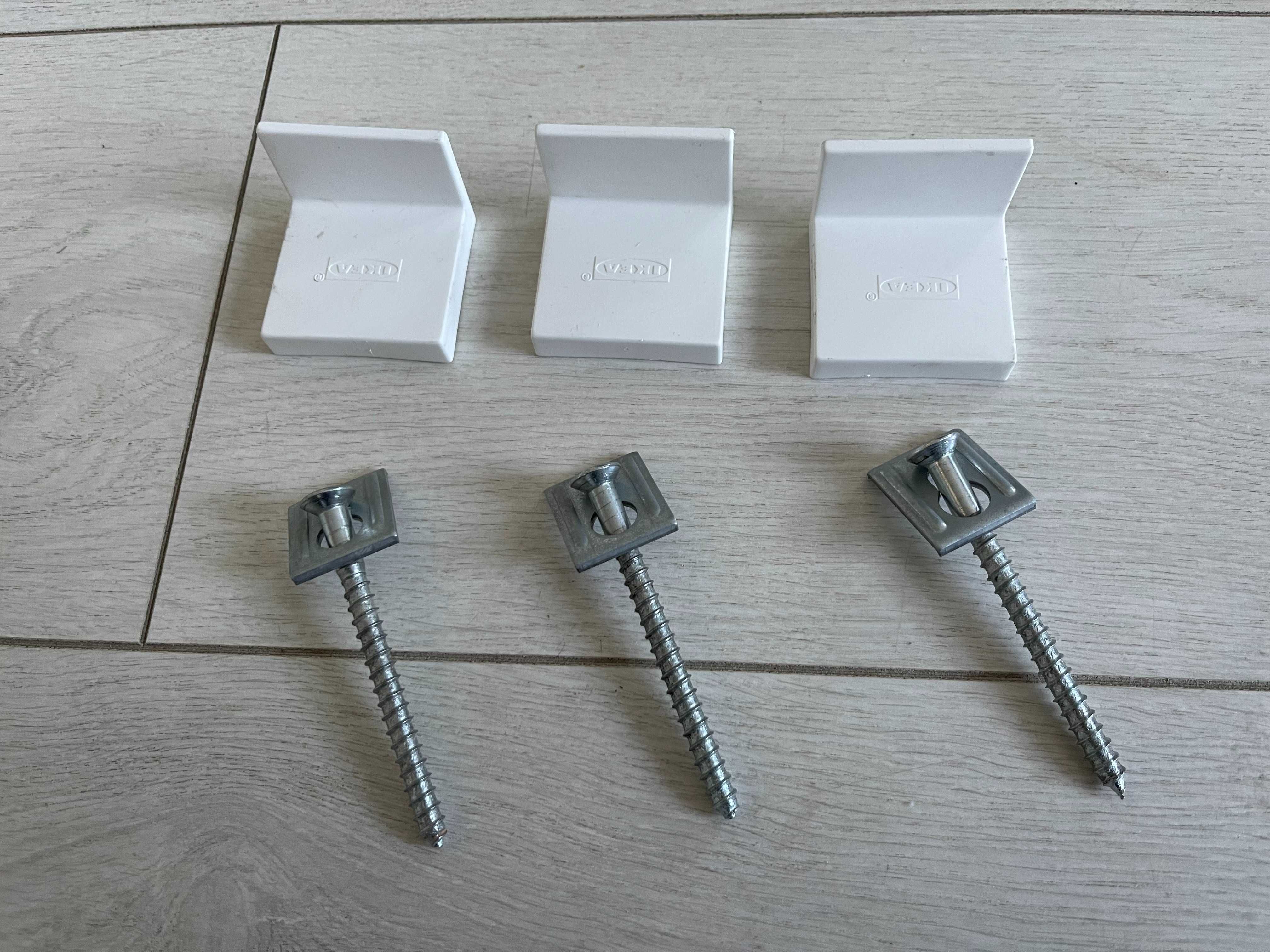 Szafka wisząca IKEA biała ze srebrnym uchwytem i 3 punktowym oświetl.