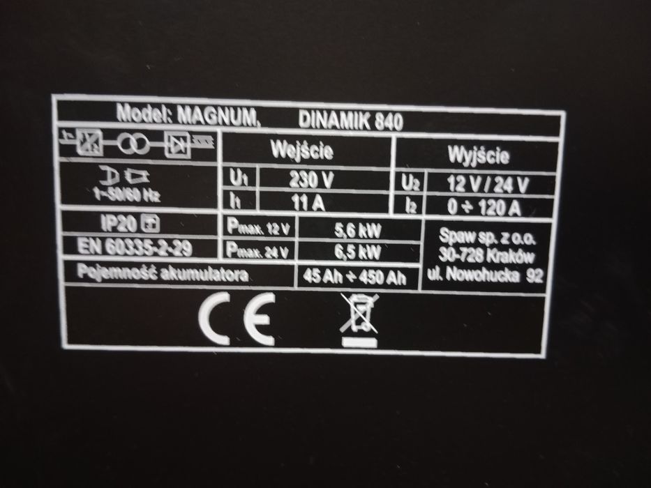 Prostownik z rozruchem 12/24V model 840