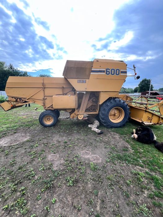 Продам комбайн sampo 600 в ідеальному стані  на першому обліку