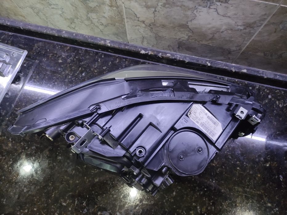 Reflektor lewy BMW F10 F11   lift kompletny