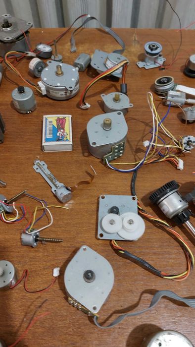 Электро моторчики ,микро двигатели